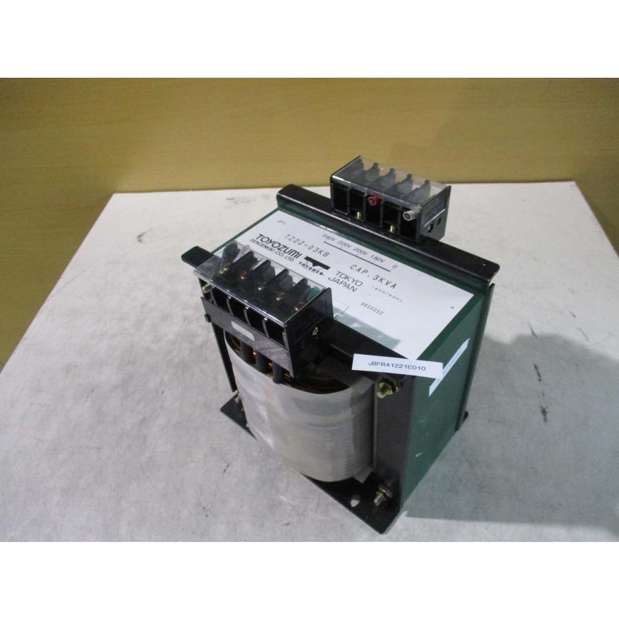 中古 TOYOZUMI isolation transformer TZ22-03KB 200V対200Vの 中古 TOYOZUMI isolation transformer TZ22-03KB 200V対200Vの