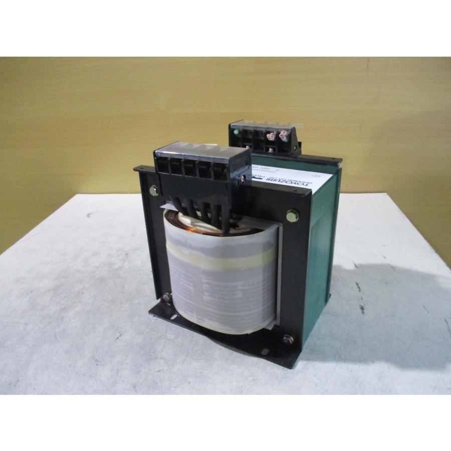 中古 TOYOZUMI isolation transformer TZ22-03KB 200V対200Vの 中古 TOYOZUMI isolation transformer TZ22-03KB 200V対200Vの