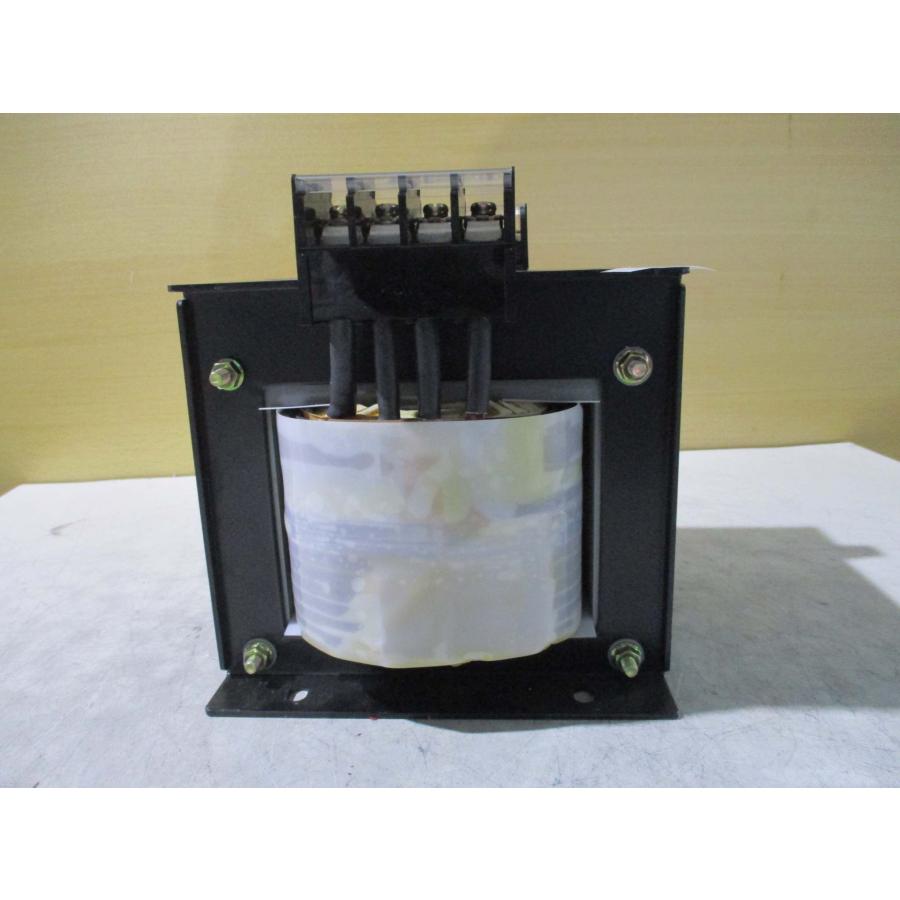 中古 TOYOZUMI isolation transformer SD21-03KB 200V対100Vの 中古 TOYOZUMI isolation transformer SD21-03KB 200V対100Vの