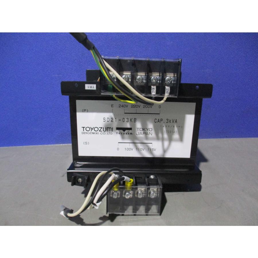 中古 TOYOZUMI isolation transformer SD21-03KB 200V対100Vの 中古 TOYOZUMI isolation transformer SD21-03KB 200V対100Vの