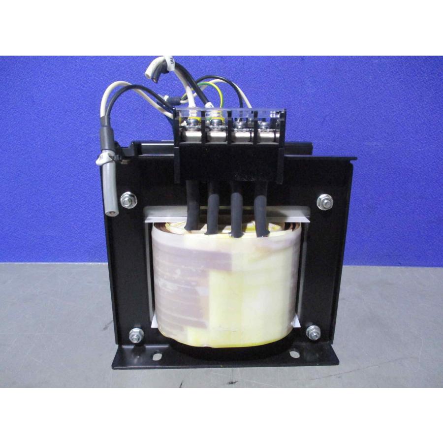中古 TOYOZUMI isolation transformer SD21-03KB 200V対100Vの 中古 TOYOZUMI isolation transformer SD21-03KB 200V対100Vの