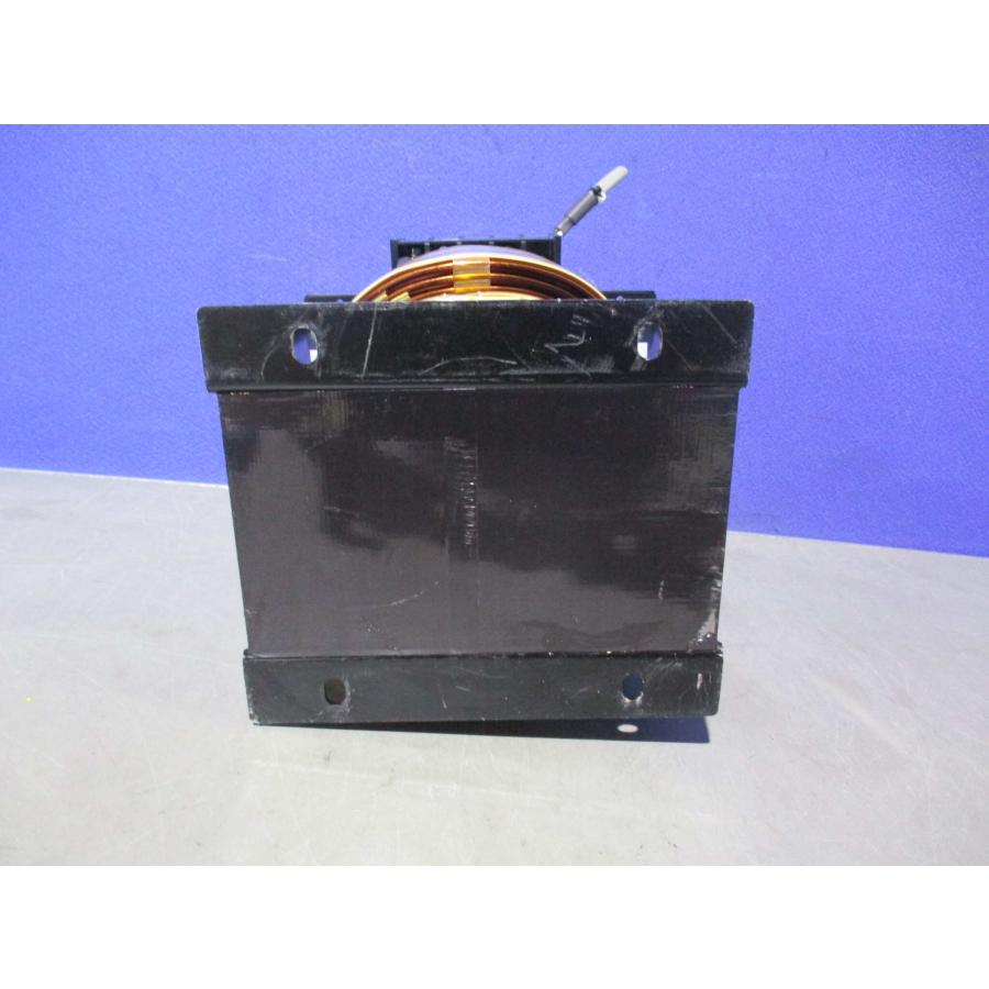中古 TOYOZUMI isolation transformer SD21-03KB 200V対100Vの 中古 TOYOZUMI isolation transformer SD21-03KB 200V対100Vの