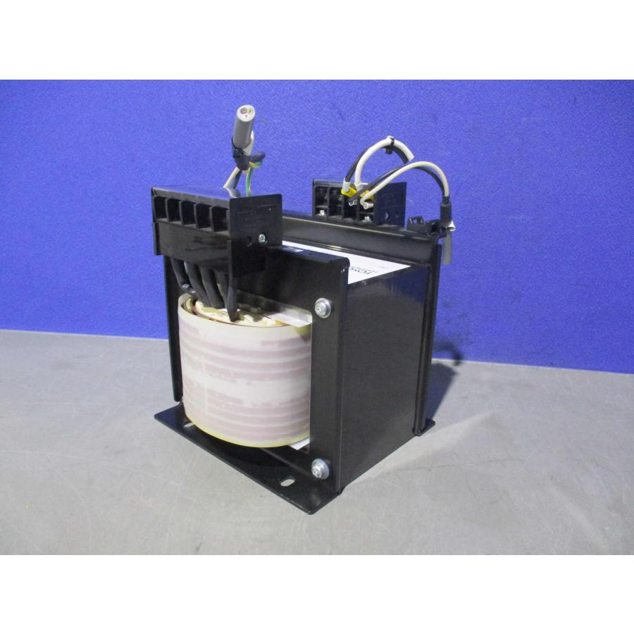 中古 TOYOZUMI isolation transformer SD21-03KB 200V対100Vの 中古 TOYOZUMI isolation transformer SD21-03KB 200V対100Vの