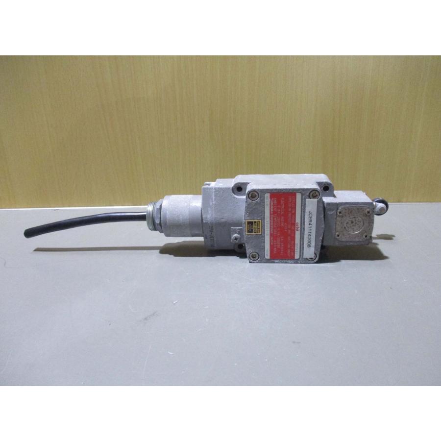 中古 AZBIL 1LX5001-Rタテ形防爆リミットスイッチ(JCER41114D008 中古 AZBIL 1LX5001-Rタテ形防爆リミットスイッチ(JCER41114D008