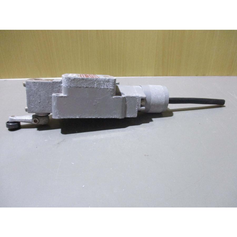 中古 AZBIL 1LX5001-Rタテ形防爆リミットスイッチ(JCER41114D009 中古 AZBIL 1LX5001-Rタテ形防爆リミットスイッチ(JCER41114D009