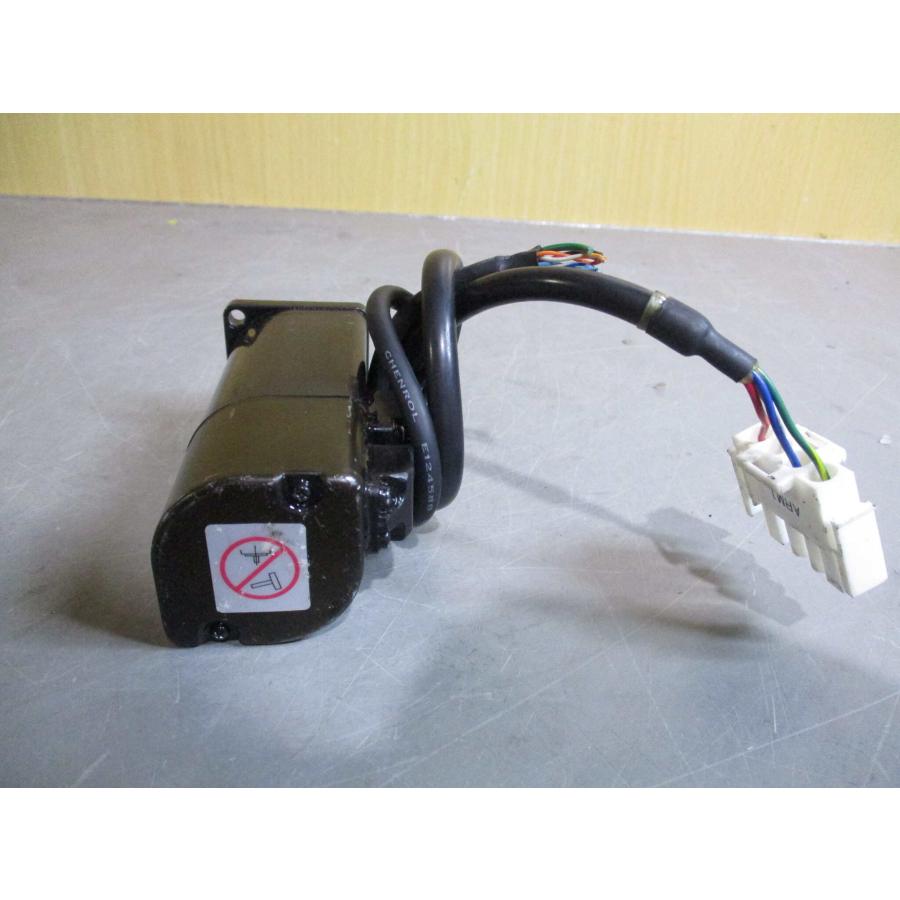 中古 YASKAWA AC SERVO MOTOR SGMAH-01A1A61 サーボモーター 100W