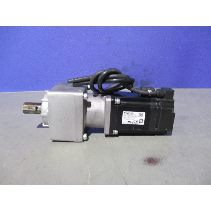 中古 YASKAWA SGMAV-04A3A21 AC SERVO MOTOR/VRSF-5C-400