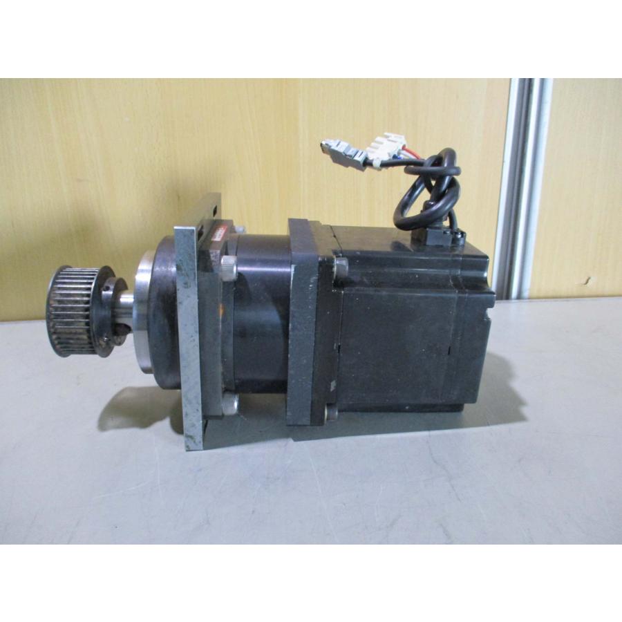 中古 YASKAWA SGMPH-15AAAG161 ACサーボモーター 1500W 200V 7.5A