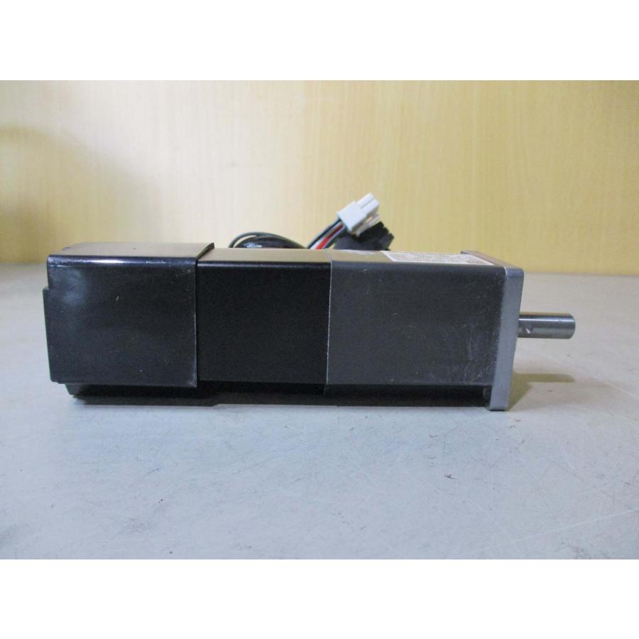 中古MITSUBISHI AC SERVO MOTOR HC-KFS13B サーボモータ 3AC 105V 0.7A