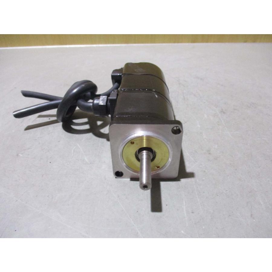 中古YASKAWA 安川電機 サーボモータ SGMAJ-A5C1A-HL11(KBUR41125C071
