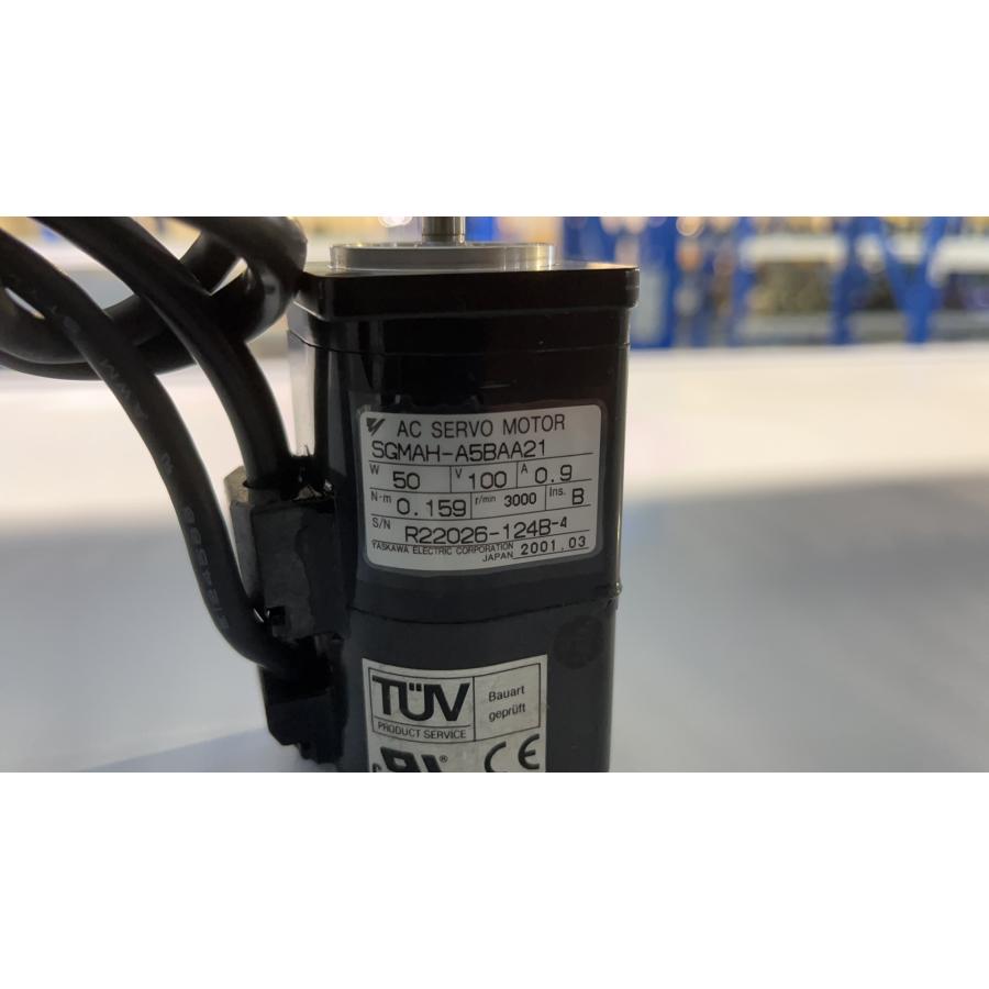中古YASKAWA / 安川電機 安川 サーボモーター SGMAH-A5BAA21