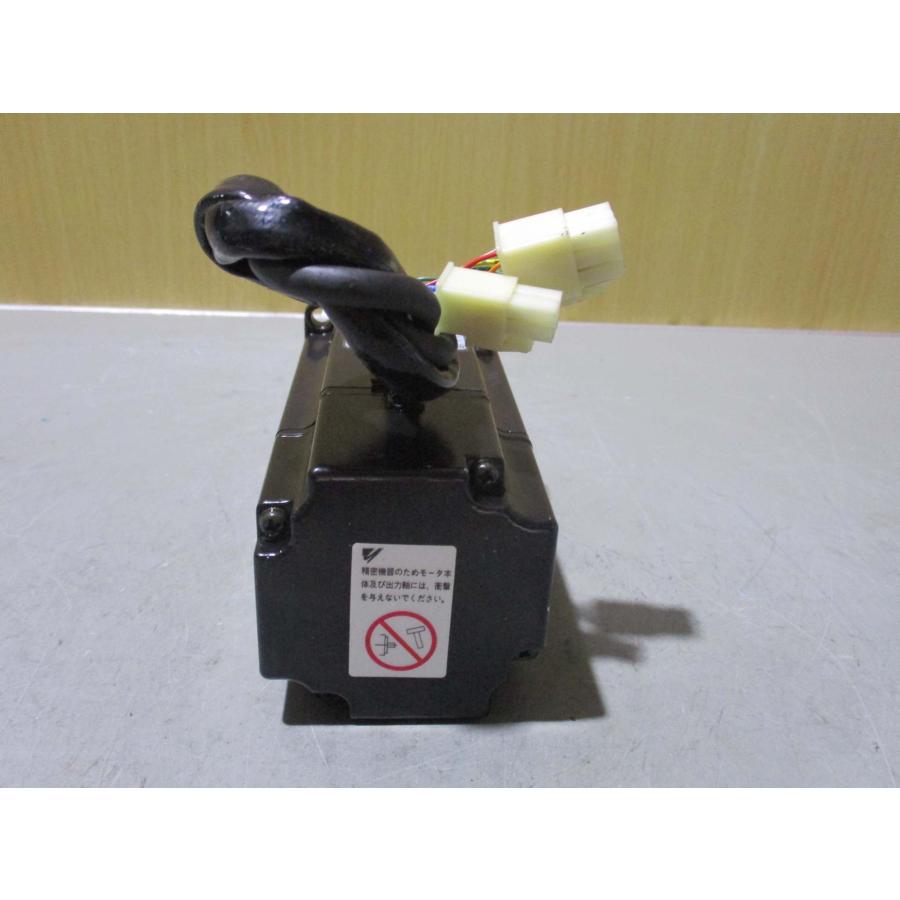 中古 YASKAWA SGM-03B312 ACサーボモータ(KCCR41125C088