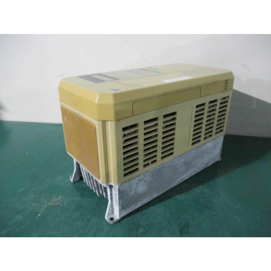 中古 YASKAWA VARISPEED 616G5 INVERTER CIMR-G5A23P7 インバータ 200V