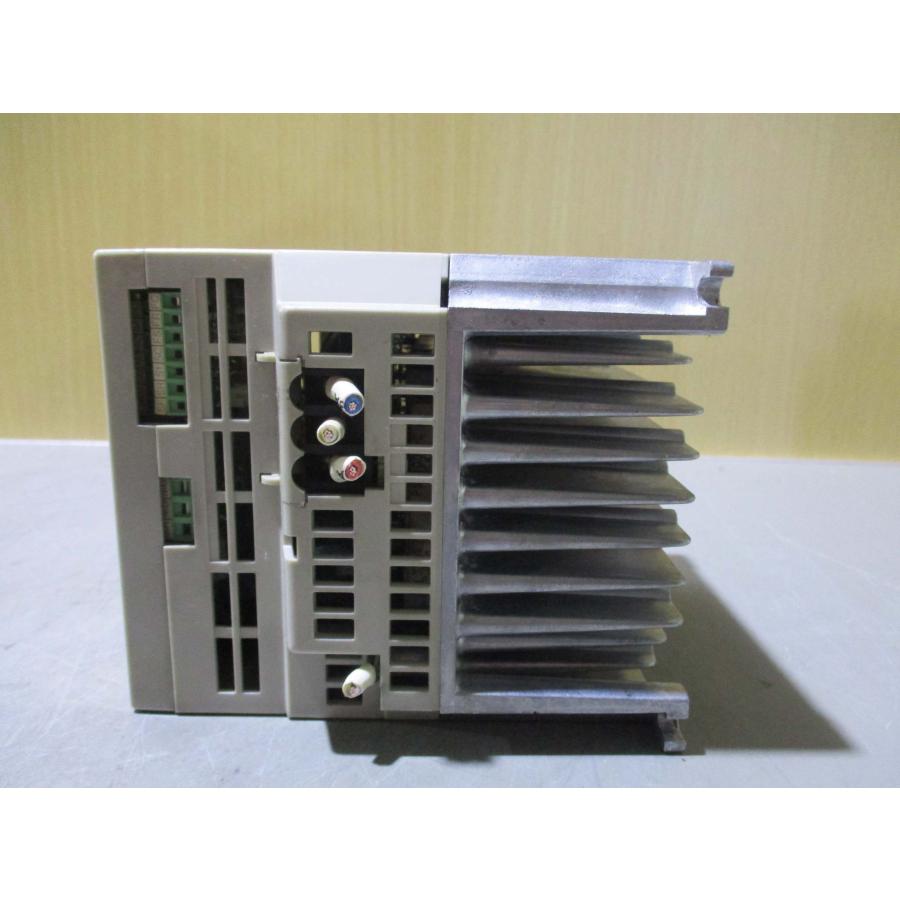 中古 YASKAWA VS mini CIMR-XCBA20P7 インバータ 200V 0.75KW