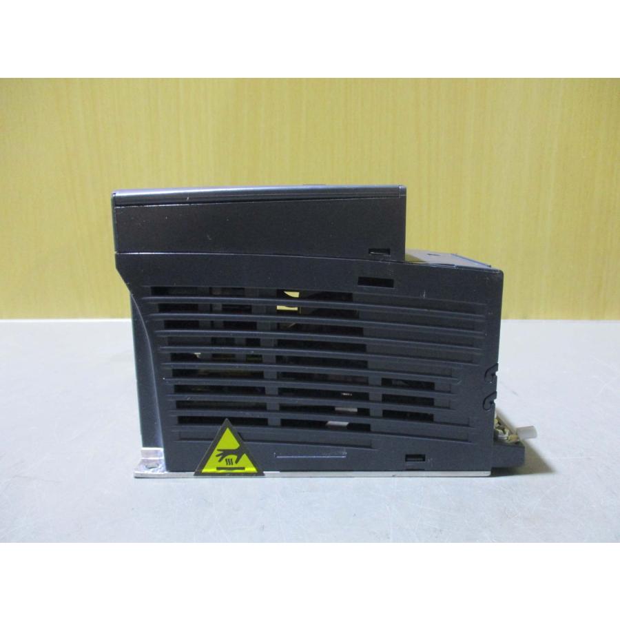 中古 TOSHIBA TRANSISTOR INVERTER VFNC3M-2002PY-A30