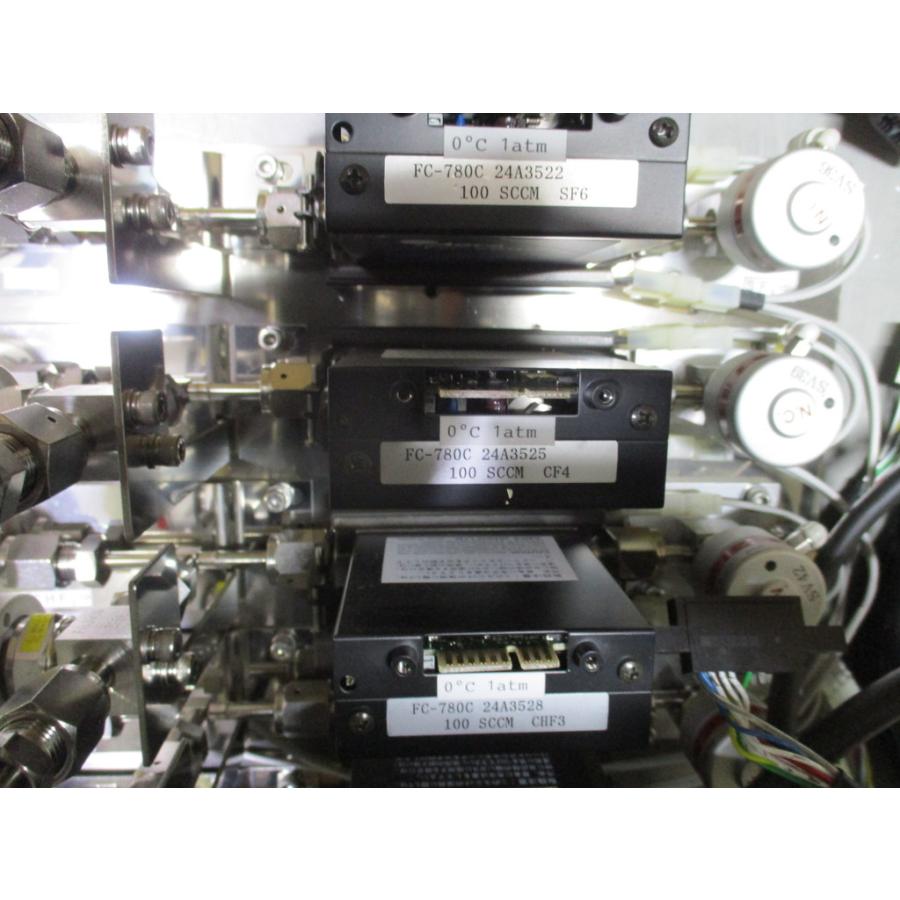 中古 Aera FC-770AC マスフローコントローラーユニット 6連構成 ガス流量制御ユニット TYPE:N.C. 18個 (MAJR80309A009)の画像