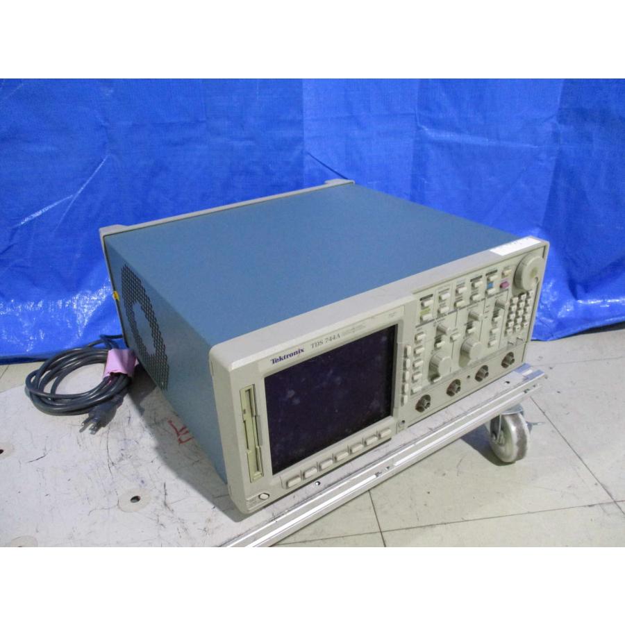 中古TEKTRONIX 4-CH COLOR DIGITAL OSCILLOSCOPE 500 MHz 1GS/s 中古TEKTRONIX 4-CH COLOR DIGITAL OSCILLOSCOPE 500 MHz 1GS/s