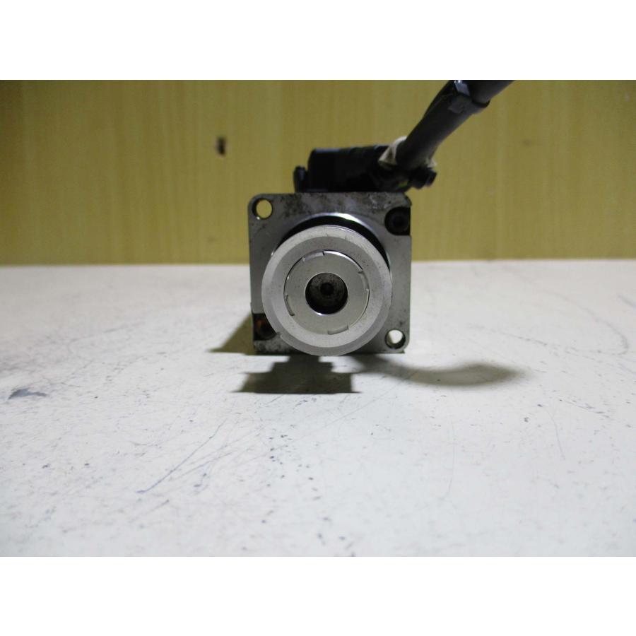 中古 KEYENCE AC SERVO MOTOR SV2-M010AS サーボモーター 100W 中古 KEYENCE AC SERVO MOTOR SV2-M010AS サーボモーター 100W