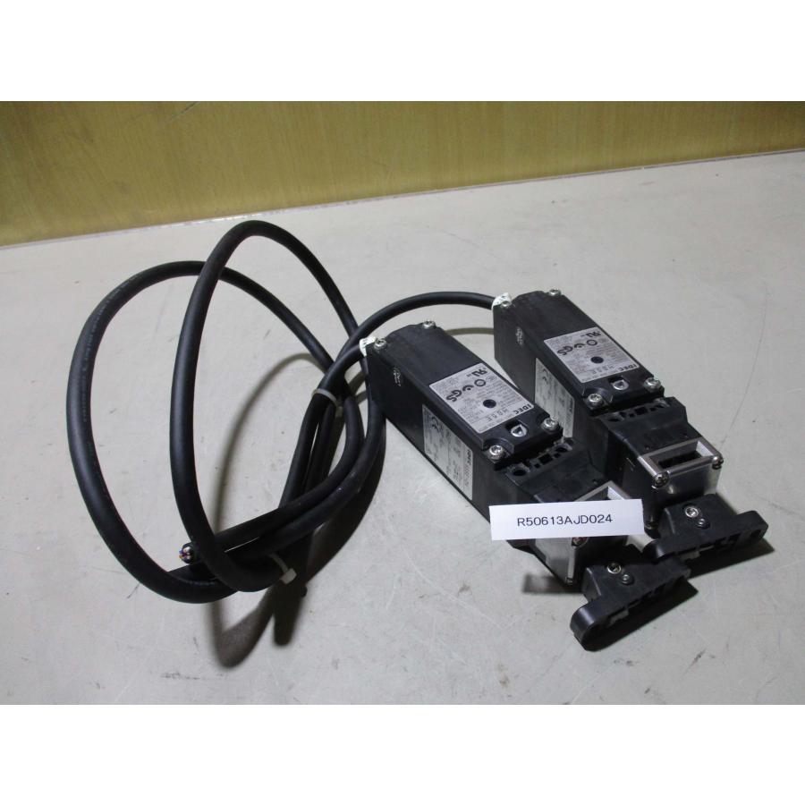 中古 IDEC SAFETY DOOR LOCK SWITCH HS5ED4 ソレノイド付安全スイッチ 2個(R50613AJD024