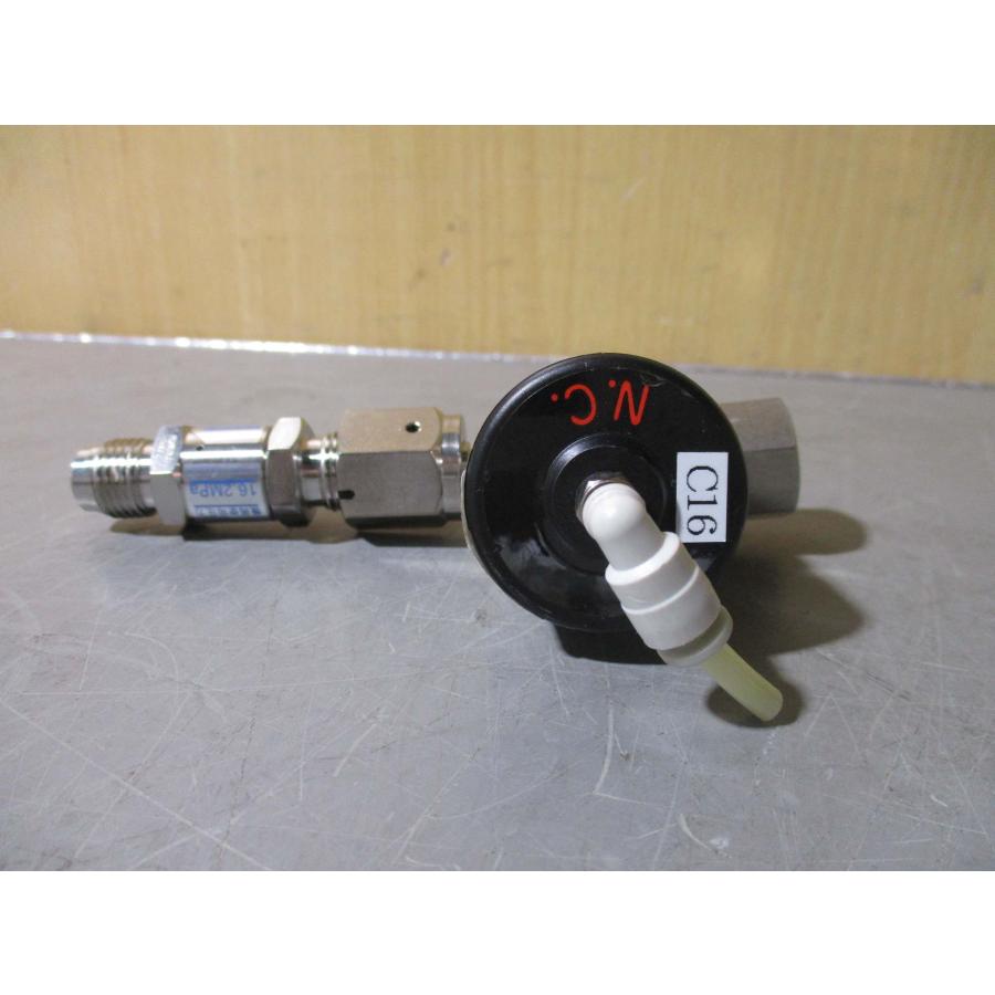 中古 FUJIKIN 316L O.P. 0.4~0.6MPa バルブ N.C. /クラッキング圧力