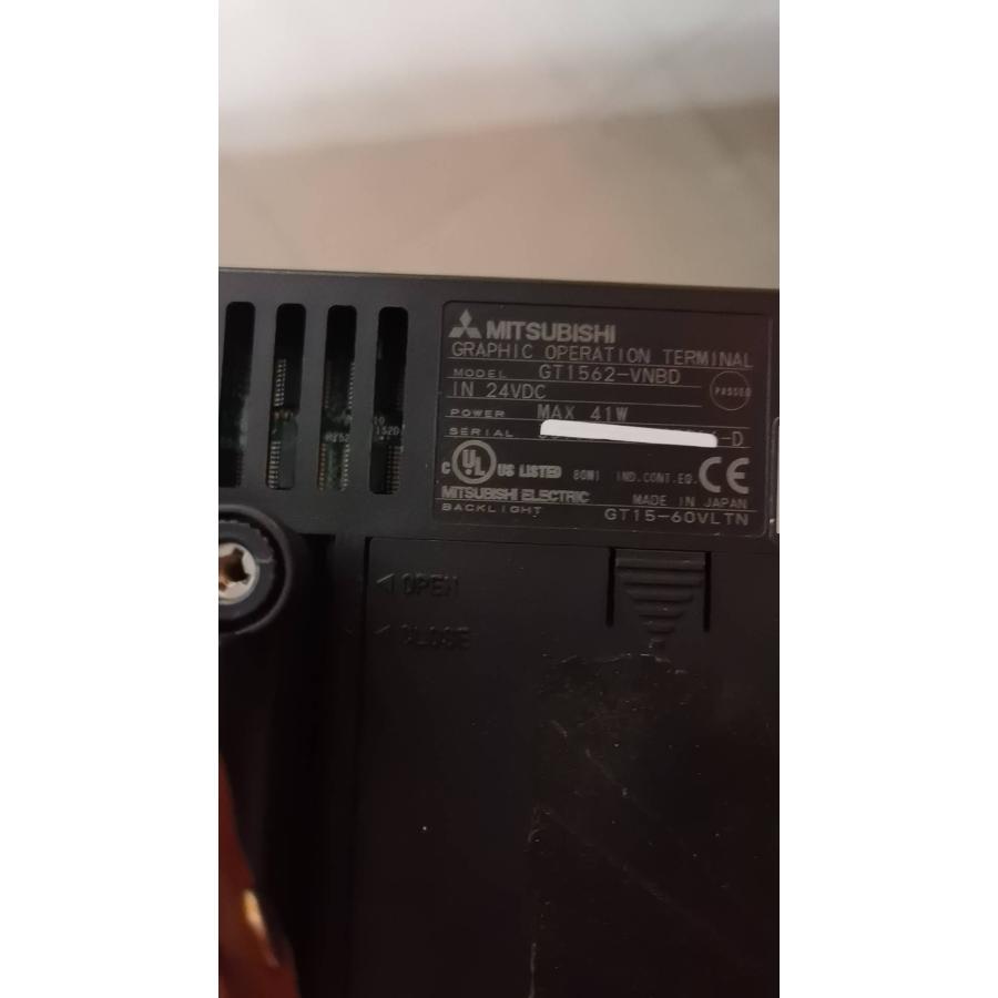 中古 MITSUBISHI GRAPHIC OPERATION TERMINAL GT1562-VNBD/QBUS