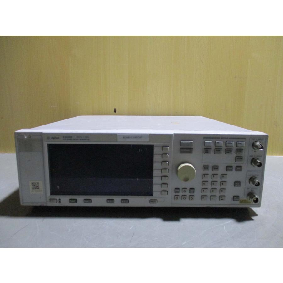 中古 AGILENT E4400B?ESG SERIES SIGNAL GENERATOR 250kHz-1.0GHz 通電