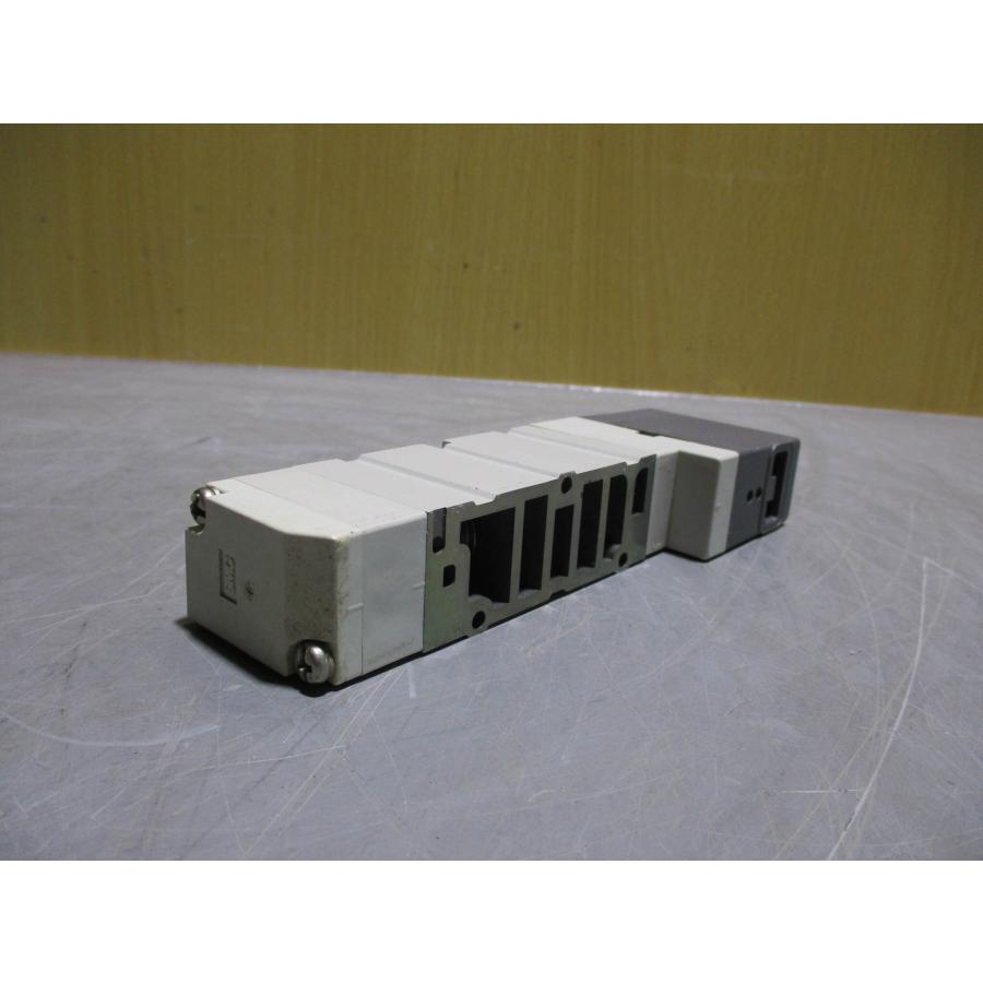 中古 SMC VQ4200-2電磁弁 2個 (R60419EFE020)｜growdetradingltd｜04