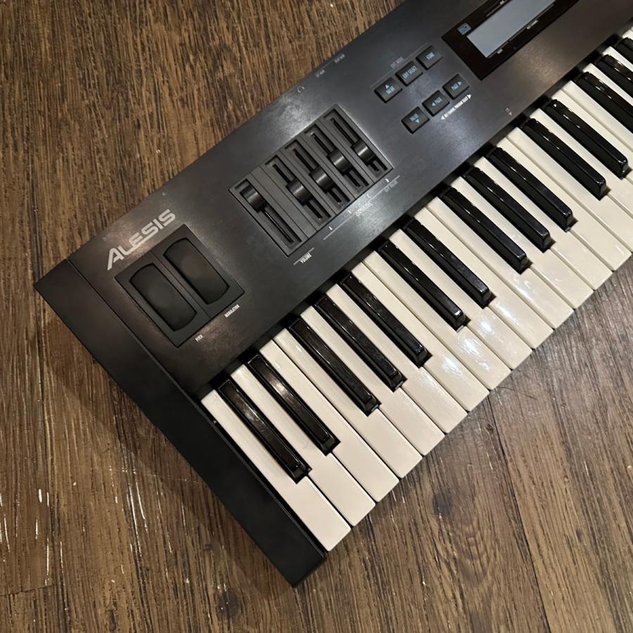 Alesis QS6.1 Synthesizer Keyboard DTM シンセサイザー Alesis QS6.1 Synthesizer Keyboard DTM シンセサイザー