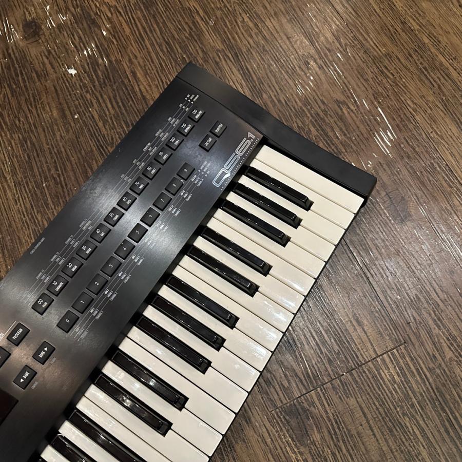 Alesis QS6.1 Synthesizer Keyboard DTM シンセサイザー Alesis QS6.1 Synthesizer Keyboard DTM シンセサイザー