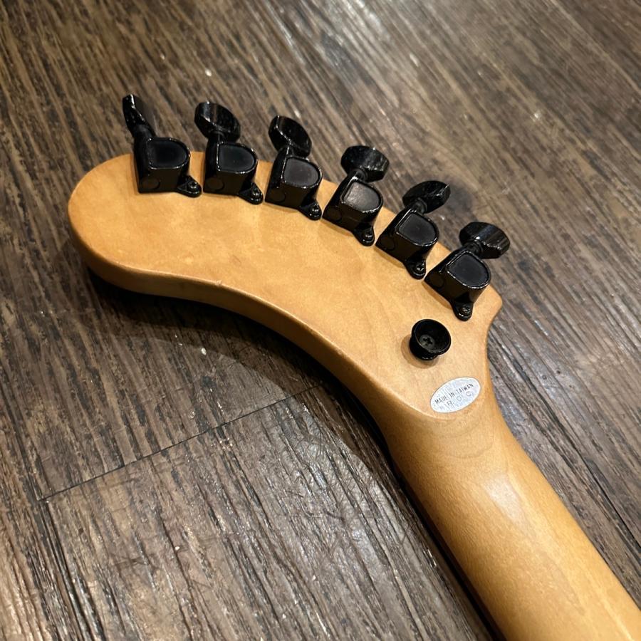 FERNANDES Fernandes ZO-3 芸達者 Electric Guitar アンプ内蔵 FERNANDES Fernandes ZO-3 芸達者 Electric Guitar アンプ内蔵