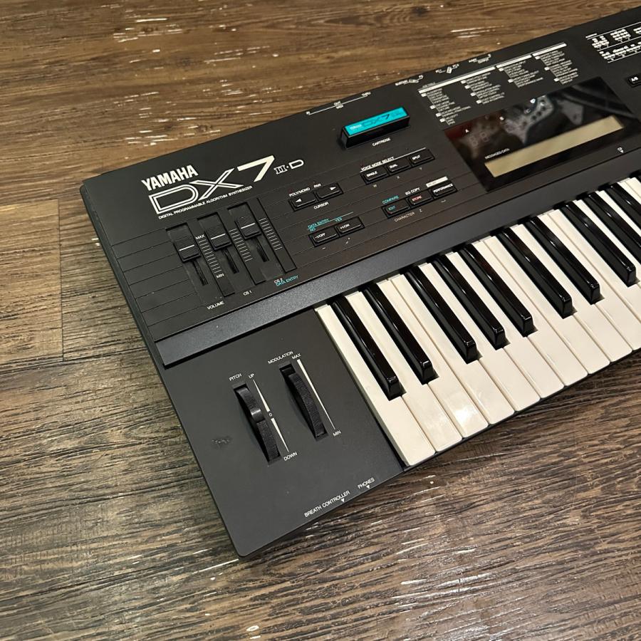 YAMAHA Yamaha DX7-IID Synthesizer シンセサイザー キーボード YAMAHA Yamaha DX7-IID Synthesizer シンセサイザー キーボード