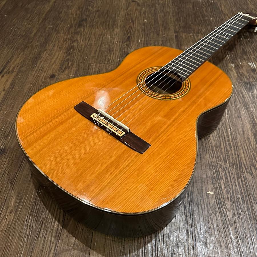 ヤマハ　クラシックギター　C-180　ピッチパイプ・ケース付　C　R7303B YAMAHA クラシックギター C-180 ハードケース付き ピック他付属