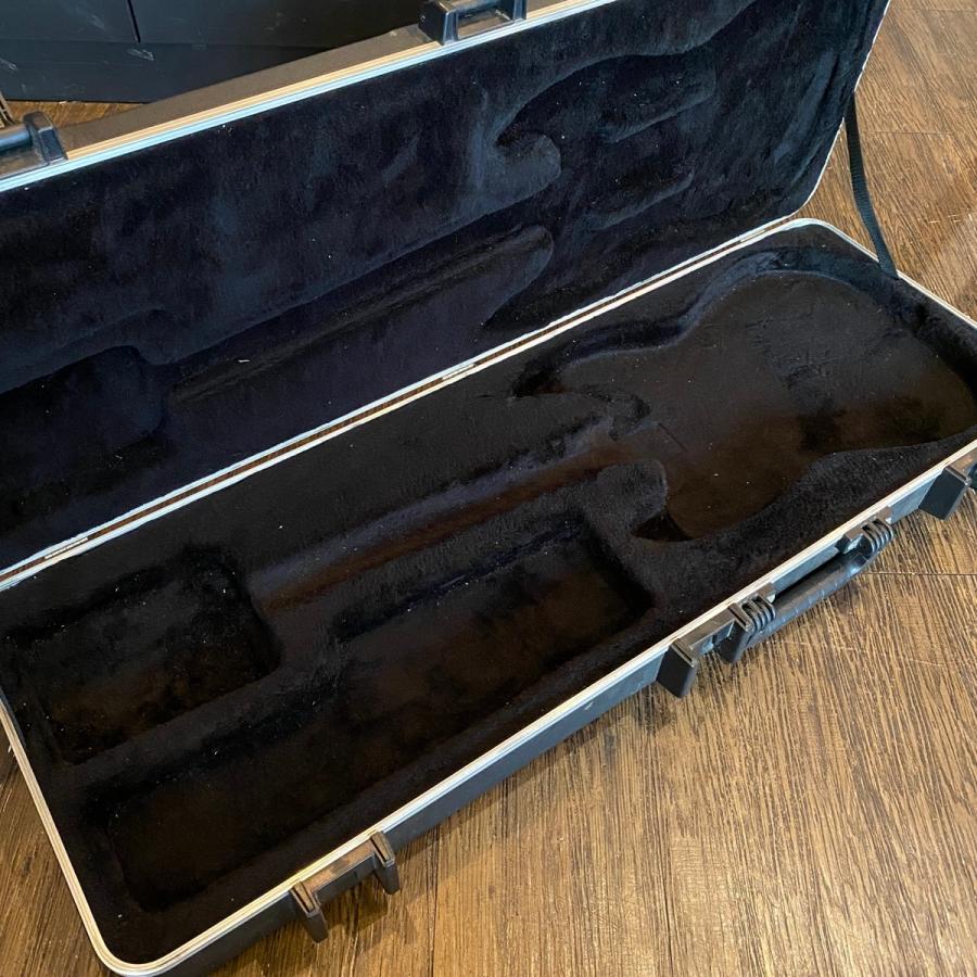 FENDER DELUXE MOLDED CASE ベース ハードケース Deluxe Molded Case - Electric Bass – Fender
