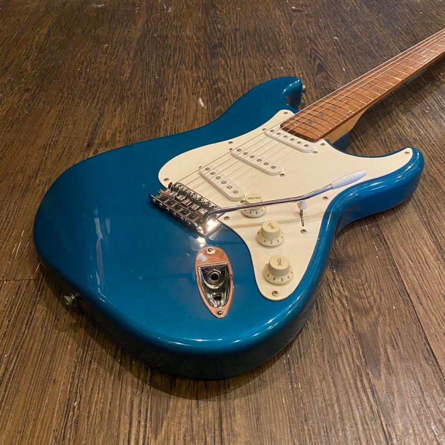 FERNANDES Fernandes Stratocaster Electric Guitar エレキ