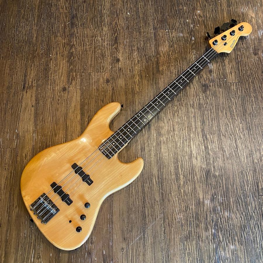 Blade Levinson B4 Electric Bass エレキベース アクティブ