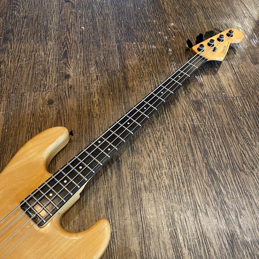 Blade Levinson B4 Electric Bass エレキベース アクティブ