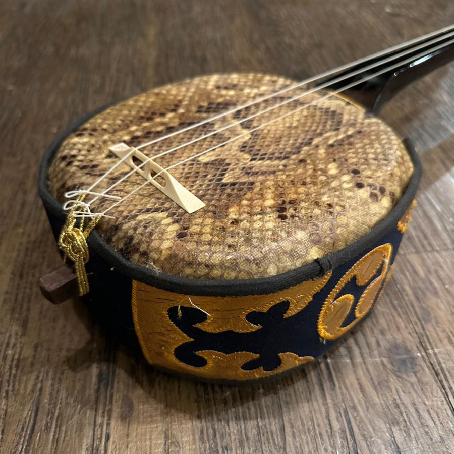 沖縄三線 蛇味線 和楽器 日本 本蛇皮 -d047 : GrunSound Yahoo!店