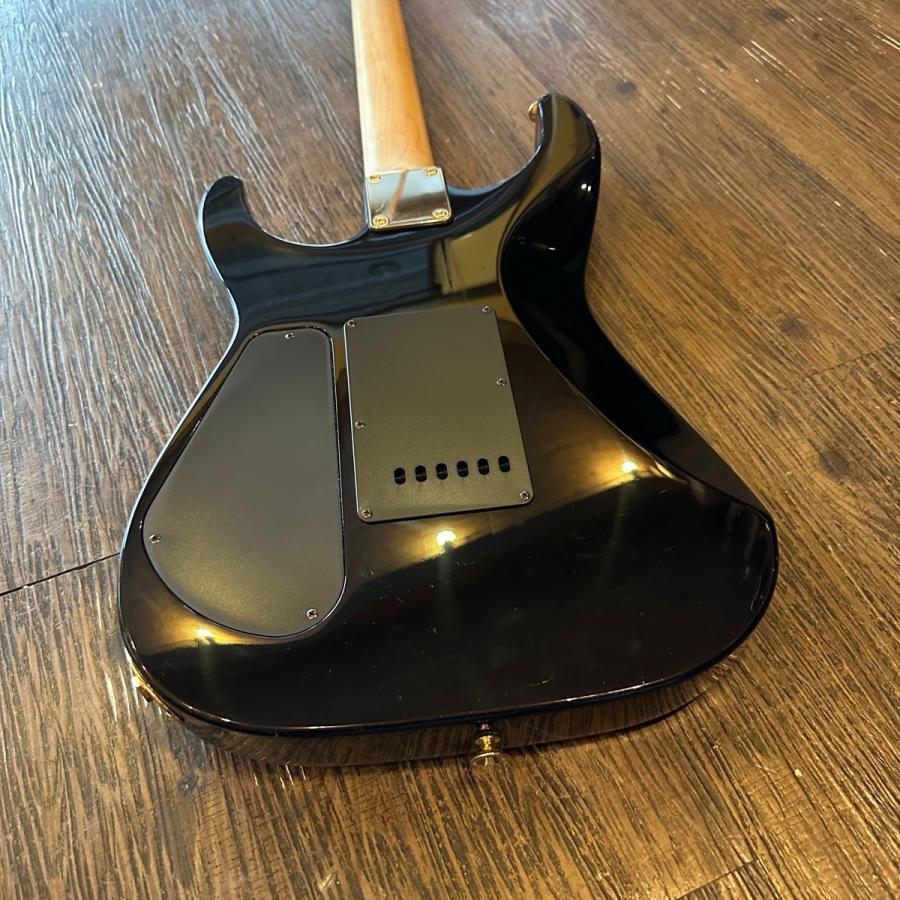 Charvel CDS-38 サンバーストエレキギター ディンキータイプ Charvel CDS-38 サンバーストエレキギター ディンキータイプ