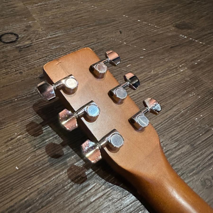 Art & Lutherie Folk Cedar Antique Burst Acoustic Guitar Art & Lutherie Folk Cedar Antique Burst Acoustic Guitar