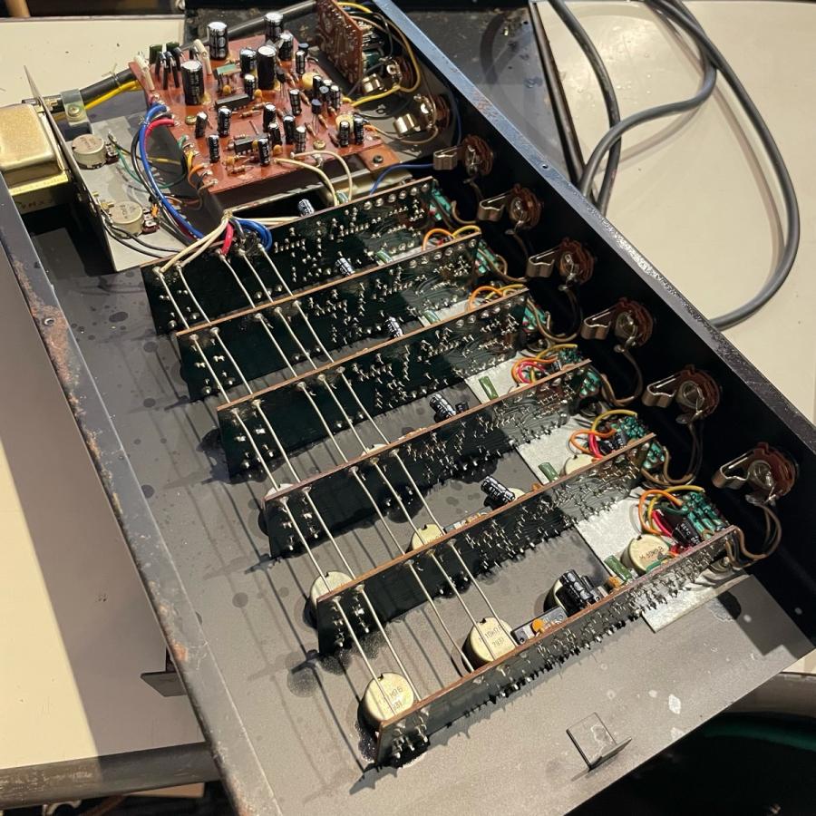 BOSS KM-6B ミキサー Boss KM-6B Vintage 6-Channel Mixer | Reverb