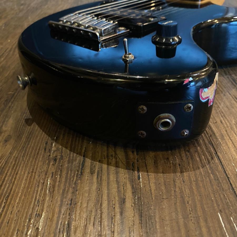 Guitar fernandesのエレキギター、ミニアンプ内蔵ブラック ZO Fernandes ZO-3 Electric Guitar アンプ内蔵 エレキギター