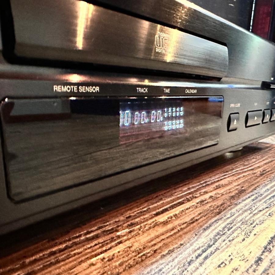 DENON（デノン） Denon DCD-735 Compact Disc Player CDプレーヤー ΛS