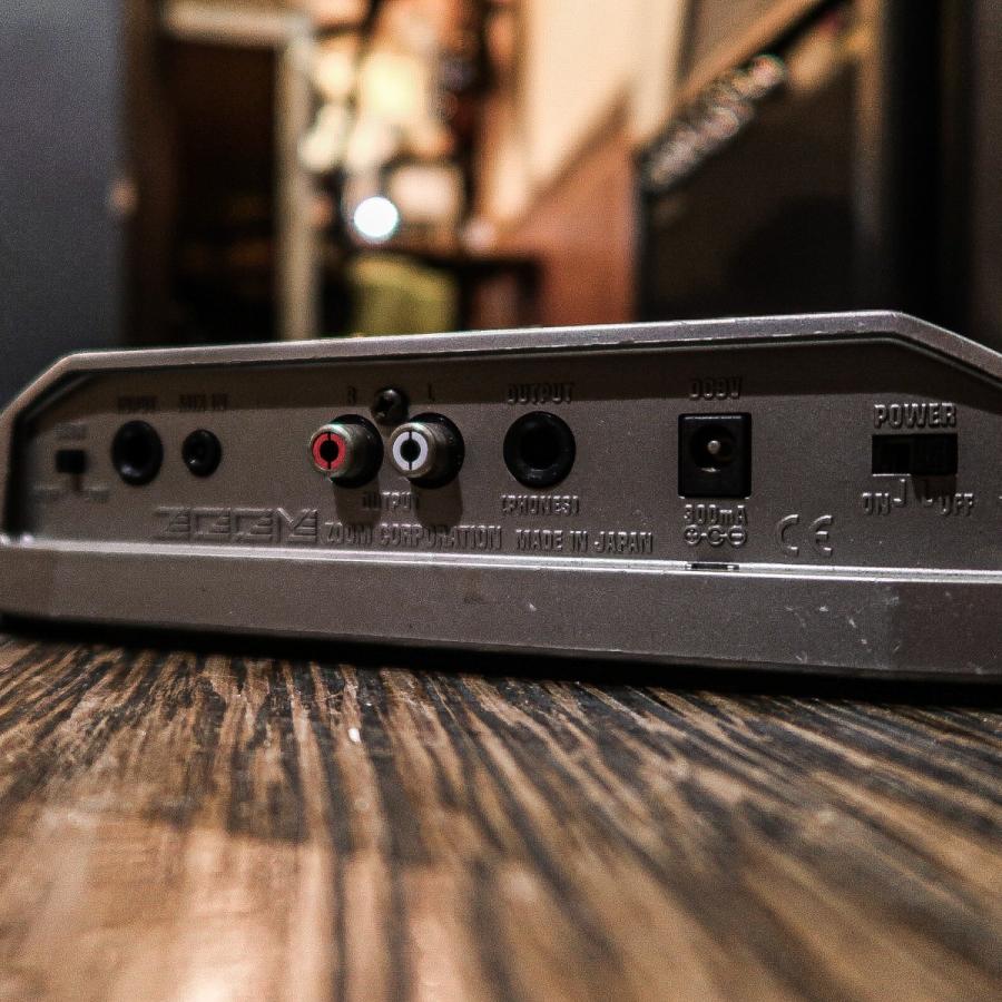 ZOOM/Guitar Amp Modeler GM-200アンプシミュレーター Amazon.co.jp: 【中古】ZOOM / Guitar Amp Modeler GM-200