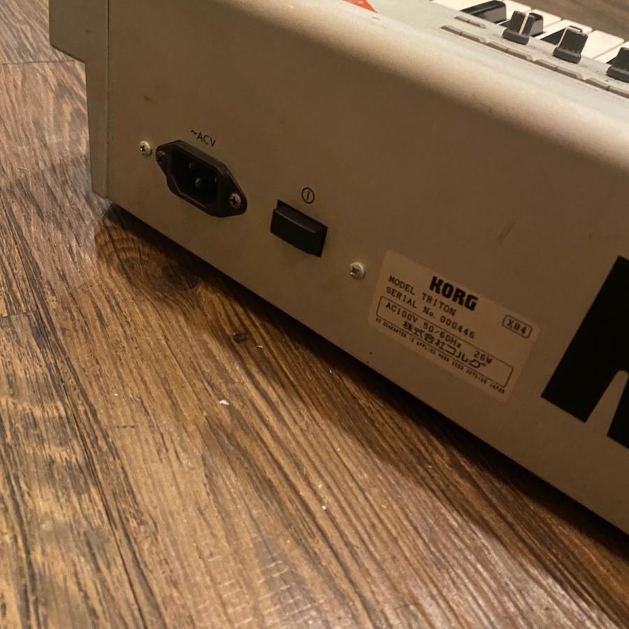 KORG TRITON 61 Keyboard synthesizer コルグ シンセサイザー
