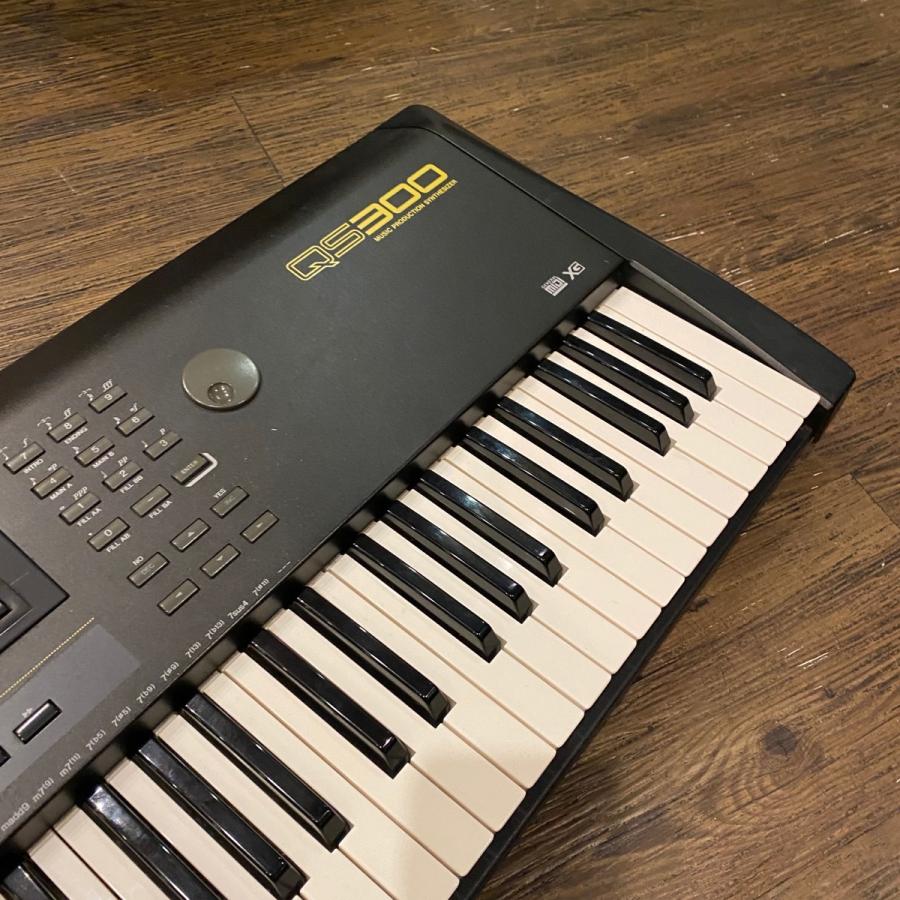 YAMAHA Yamaha QS-300 Synthesizer シンセサイザー ヤマハ 61鍵 YAMAHA Yamaha QS-300 Synthesizer シンセサイザー ヤマハ 61鍵