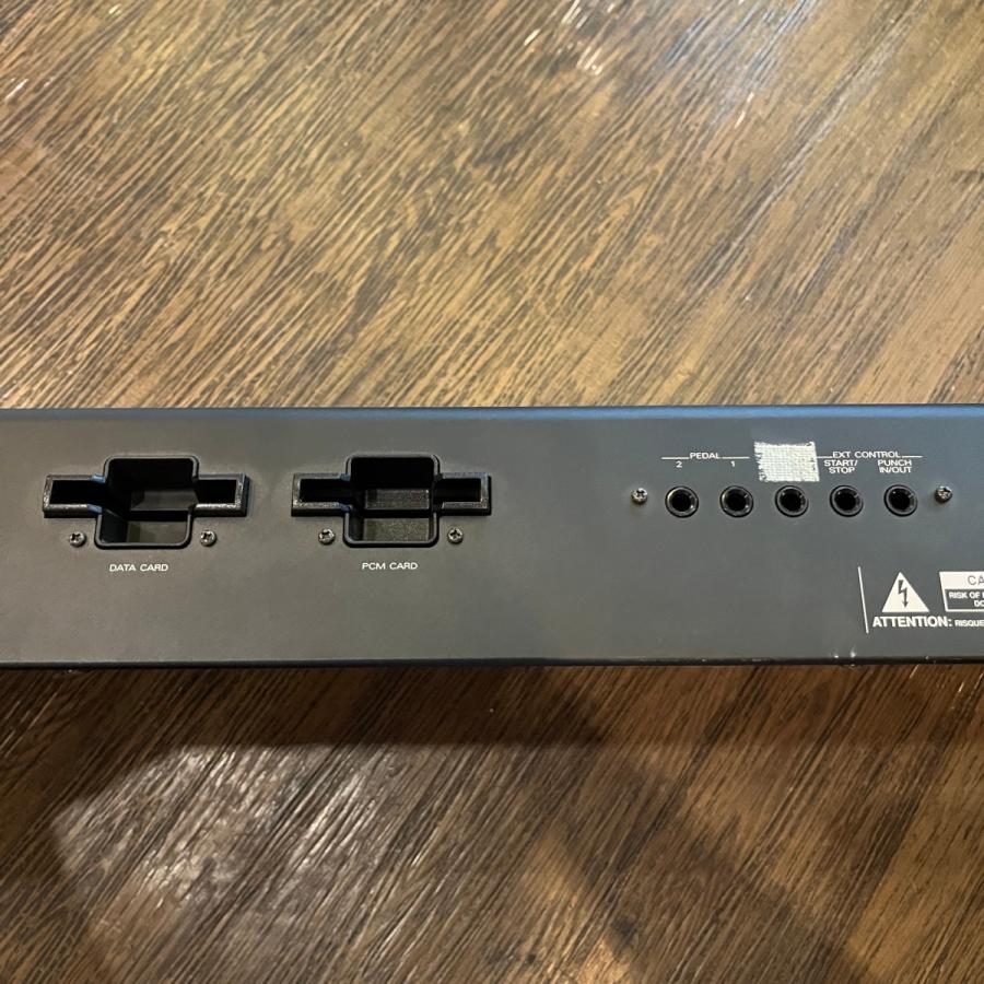 ローランド Roland JV-1000 Synthesizer Keyboard ローランド Roland JV-1000 Synthesizer Keyboard
