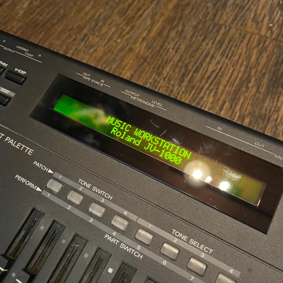 ローランド Roland JV-1000 Synthesizer Keyboard ローランド Roland JV-1000 Synthesizer Keyboard