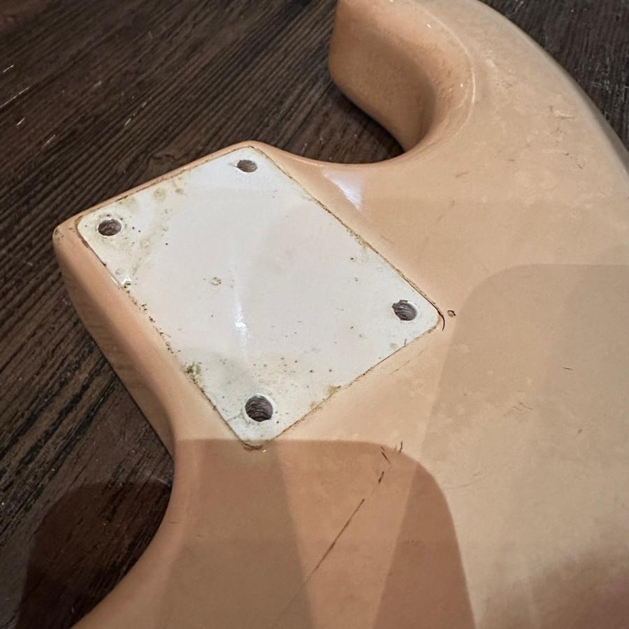 5150がテーピング再現されたkramerボディ.ピックアップ等アッセンブリー付 5150がテーピング再現されたkramerボディ.ピックアップ等