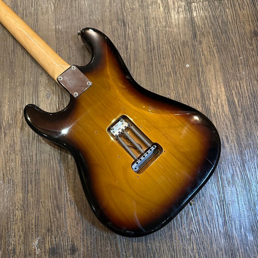 ギター Squier by Fender STRATCASTER Amazon.co.jp: Squier by Fender スクワイヤー エレキギター Squier