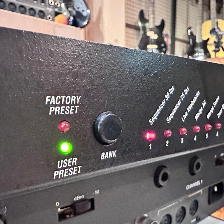 MOTU　MIDI Express XT　MidiXT MIDIインターフェース Amazon.co.jp: MOTU MIDI Express XT 8イン9アウト MIDI